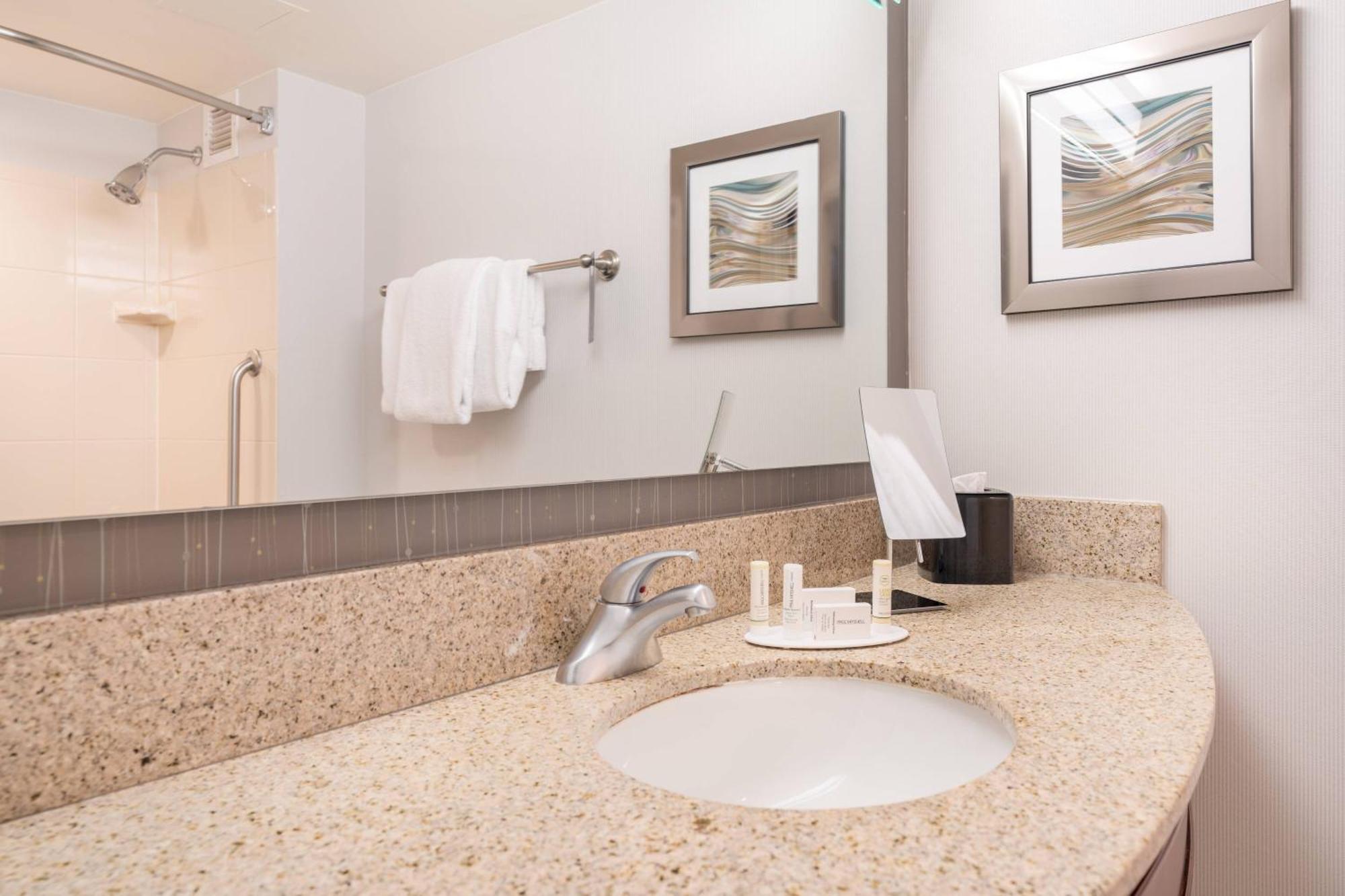 Courtyard By Marriott Silver Spring Downtown Экстерьер фото