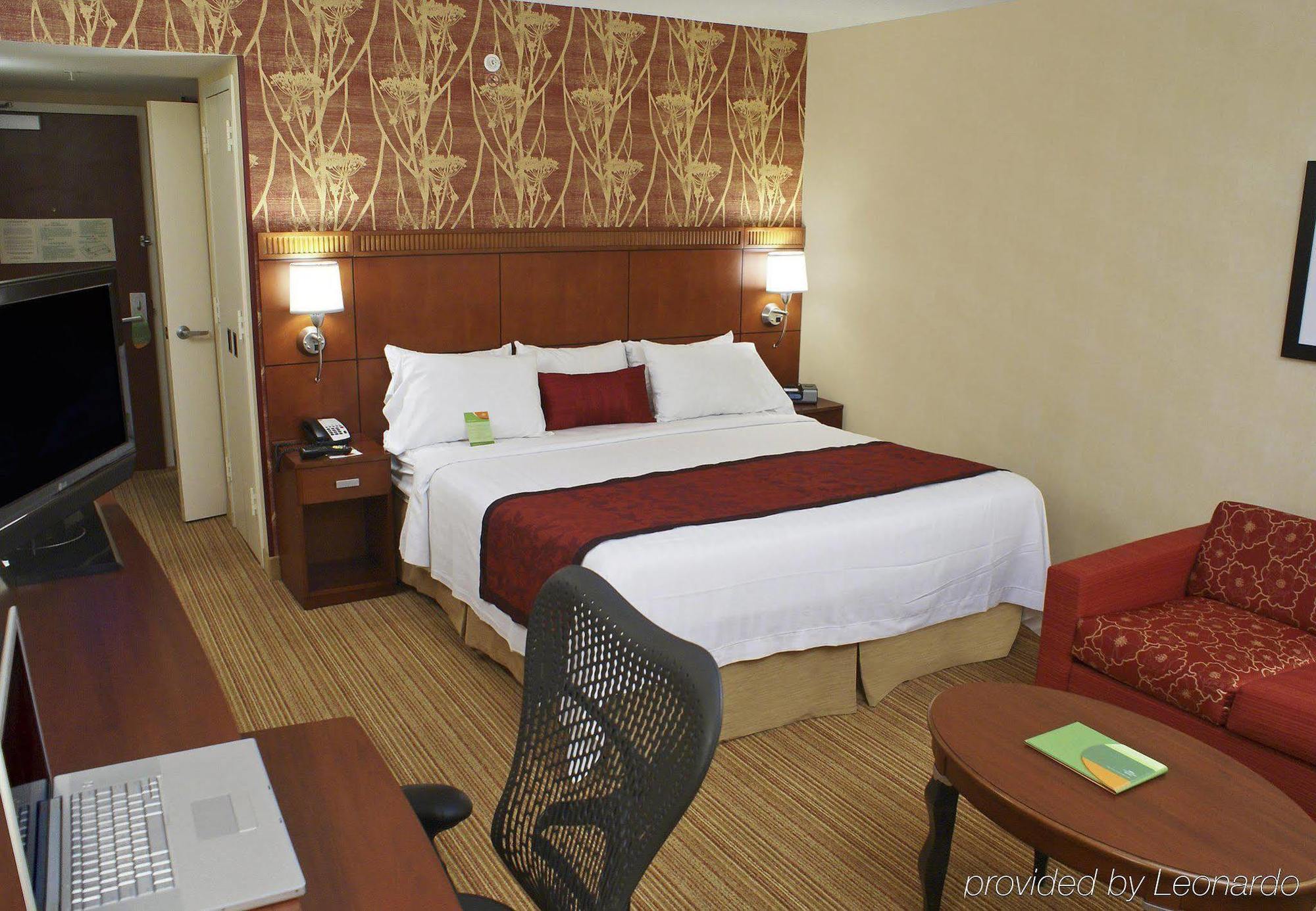 Courtyard By Marriott Silver Spring Downtown Номер фото